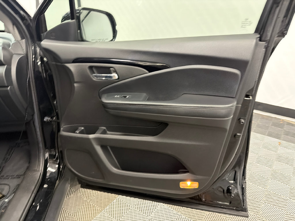 Used 2022 Honda Pilot Touring image 16