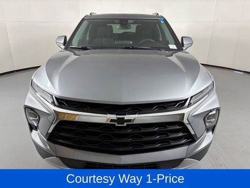 Used 2024 Chevrolet Blazer LT w/ Convenience Package FWD image 4