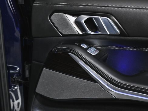 Used 2023 BMW X7 xDrive40i w/ Executive Package image 17