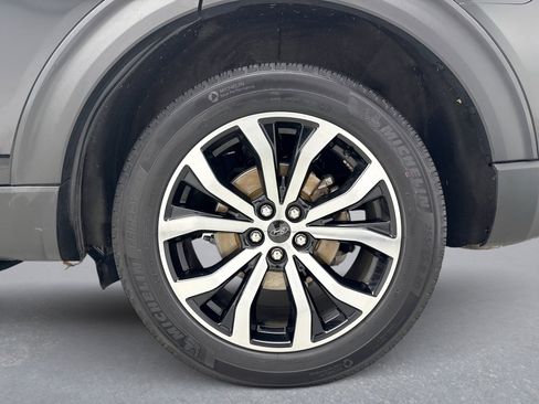 Used 2023 Ford Explorer ST-Line w/ Class IV Trailer Tow Package image 29