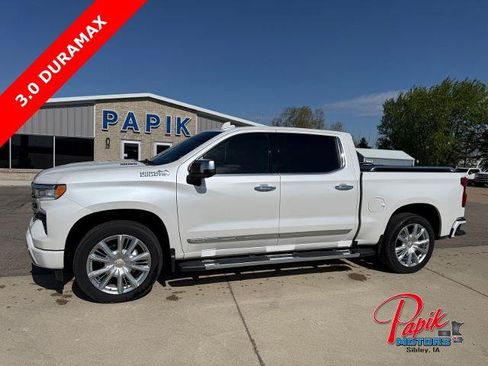 Used 2023 Chevrolet Silverado 1500 High Country w/ High Country Premium Package AWD/4WD image 1