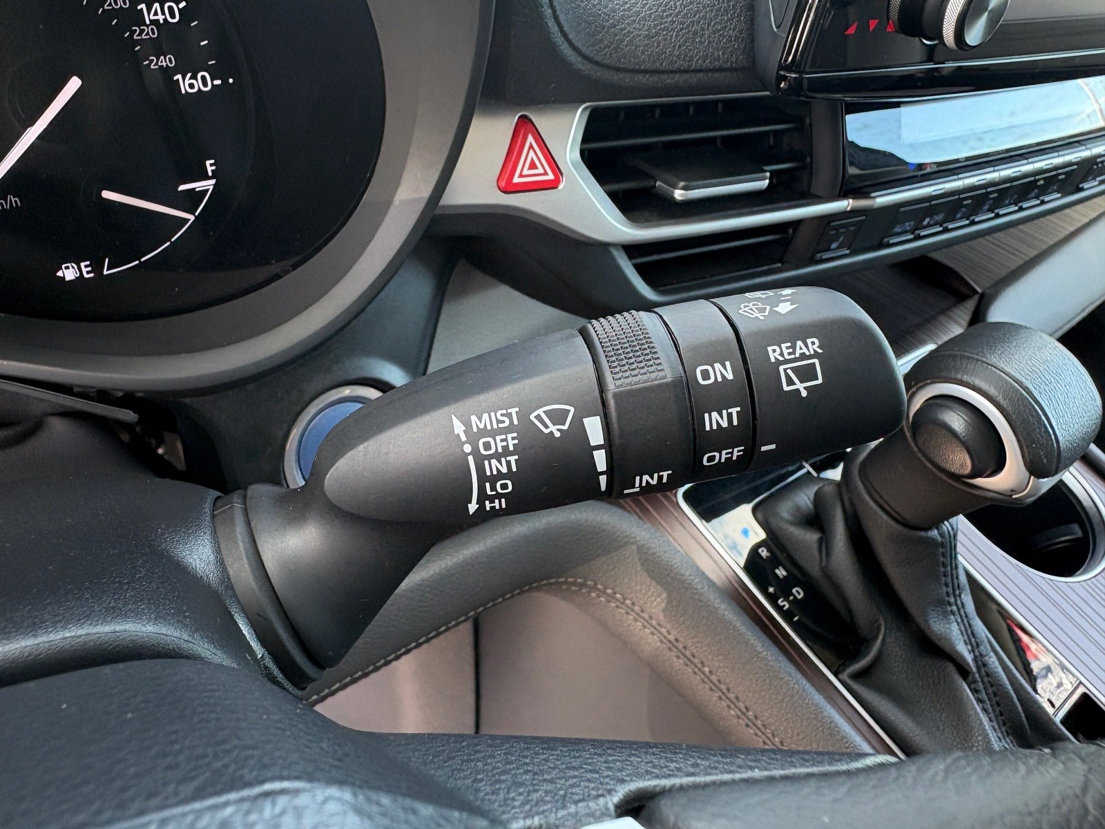 Used 2023 Toyota Sienna XLE FWD image 21