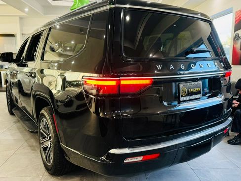 Used 2024 Jeep Wagoneer L Series II w/ Flexible Seating Group image 5