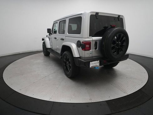 Used 2022 Jeep Wrangler Unlimited Sahara image 33