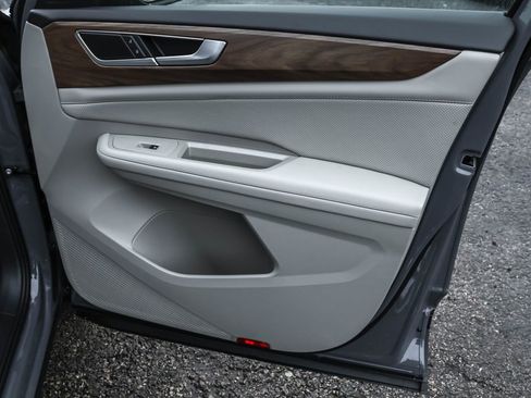 New 2026 Volkswagen Atlas SE image 44