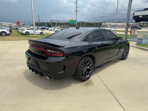 Used 2022 Dodge Charger R/T w/ Plus Group RWD image 8
