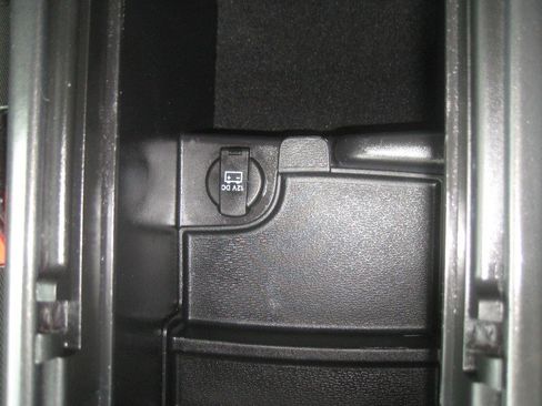 Used 2020 Dodge Journey SE w/ SE Popular Equipment Group FWD image 17