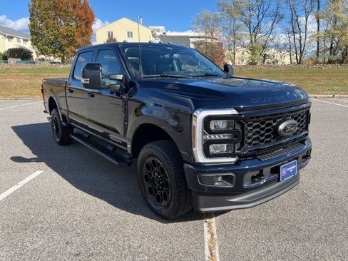 Used 2025 Ford F350 Lariat w/ Black Appearance Package image 12