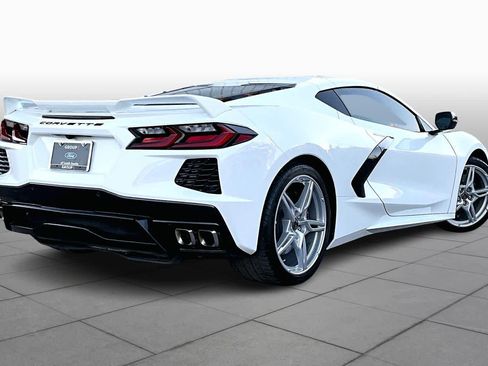 Used 2022 Chevrolet Corvette Stingray Coupe w/ Z51 Performance Package image 12