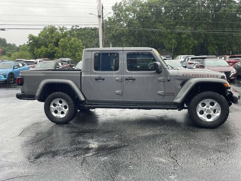 Used 2022 Jeep Gladiator Rubicon w/ Cold Weather Group AWD/4WD image 2