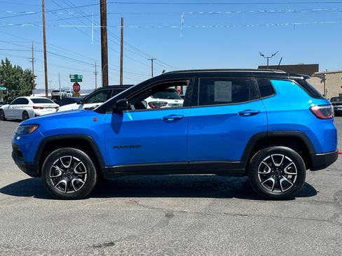 Used 2025 Jeep Compass Trailhawk AWD/4WD image 8