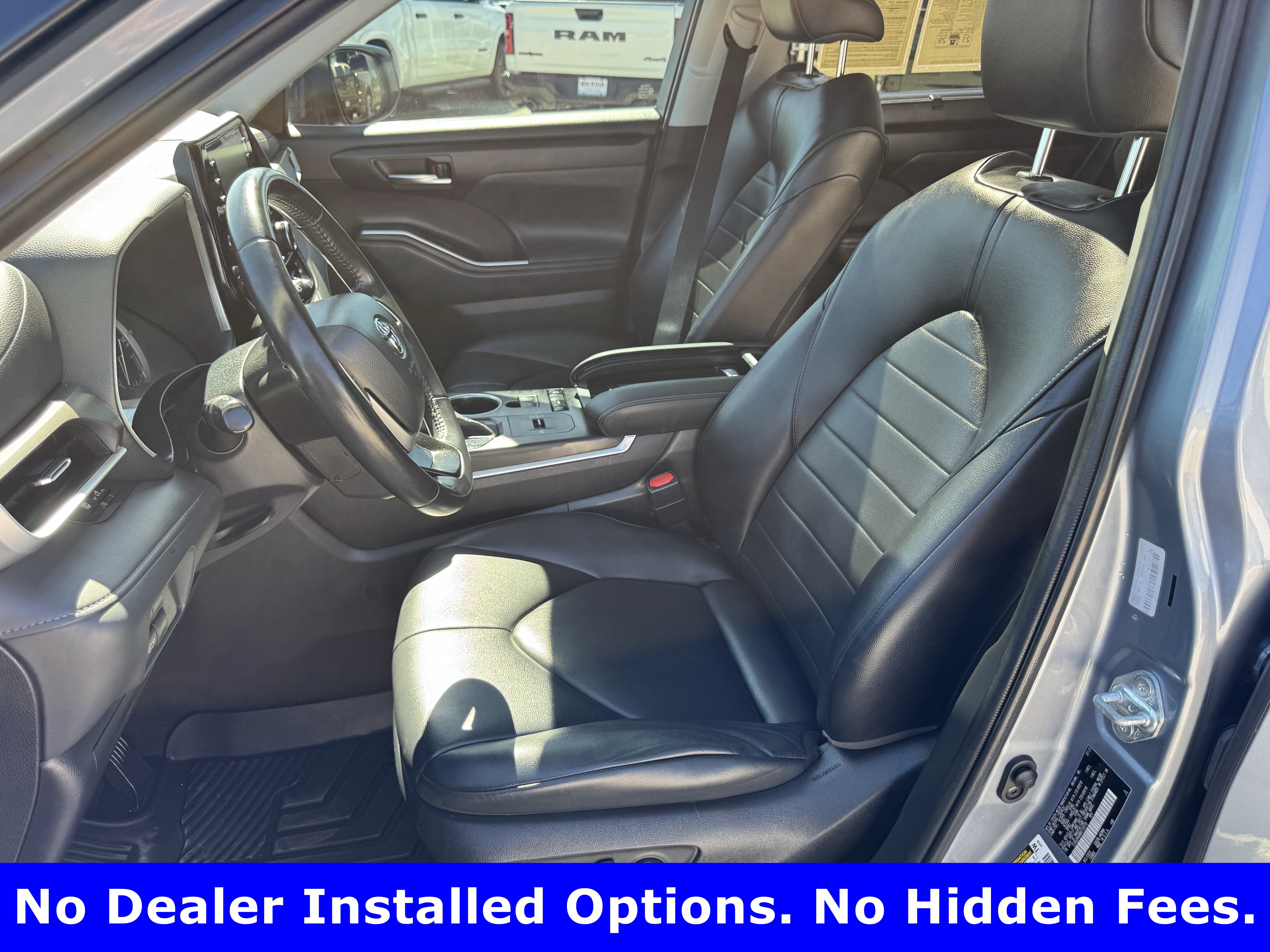 Used 2022 Toyota Highlander XLE FWD image 23