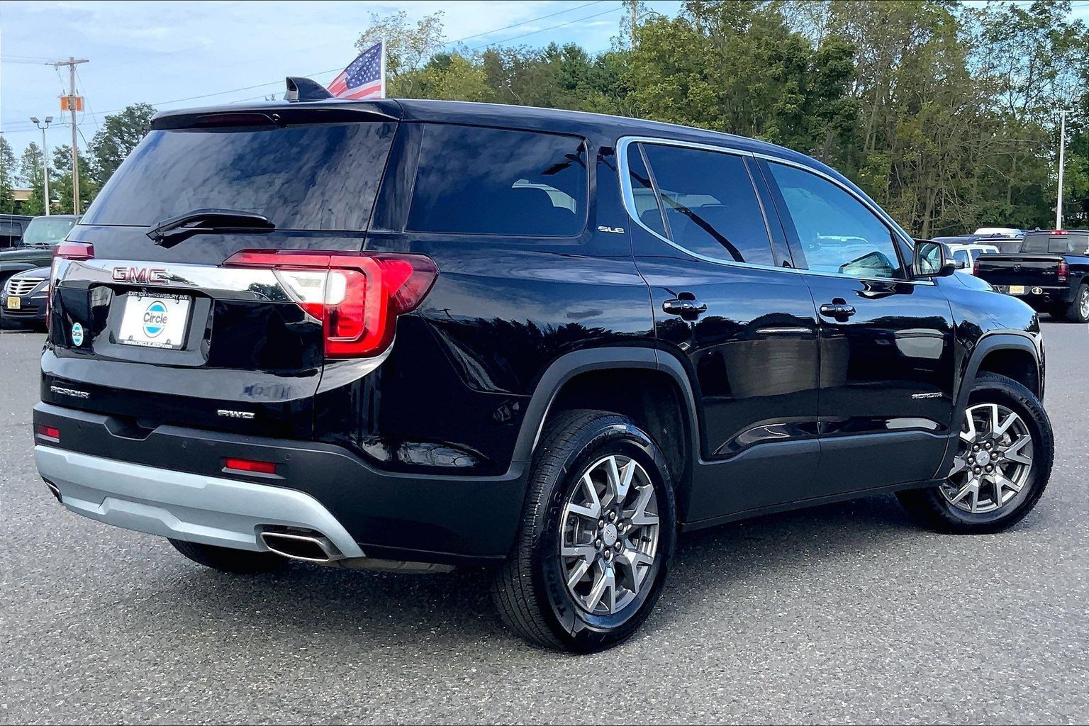 Used 2021 GMC Acadia SLE AWD/4WD image 11