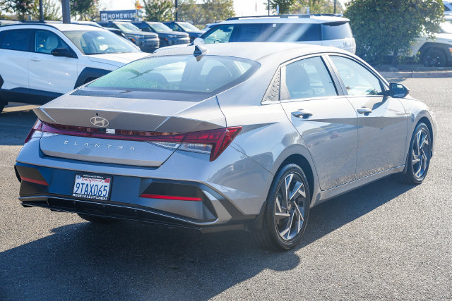 Certified 2025 Hyundai Elantra SEL FWD image 5