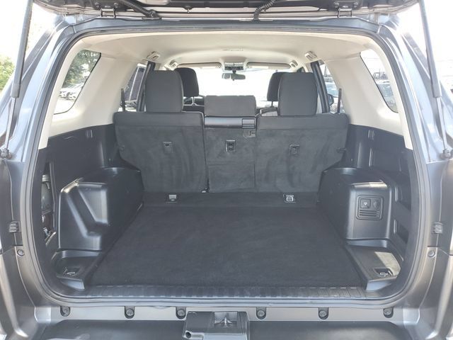 Used 2018 Toyota 4Runner TRD Off-Road AWD/4WD image 8