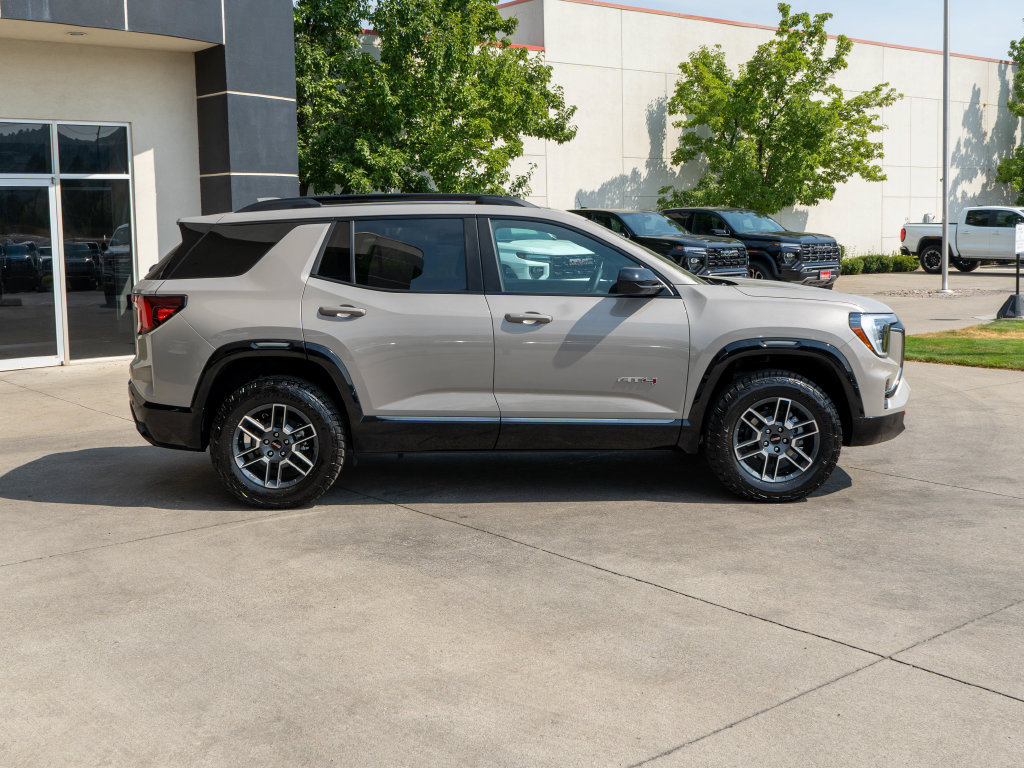 Certified 2026 GMC Terrain AT4 AWD/4WD image 9
