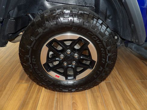 Used 2020 Jeep Wrangler Rubicon w/ Cold Weather Group AWD/4WD image 5