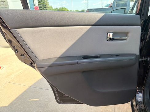 Used 2010 Nissan Sentra 2.0 S w/ Convenience Pkg FWD image 19