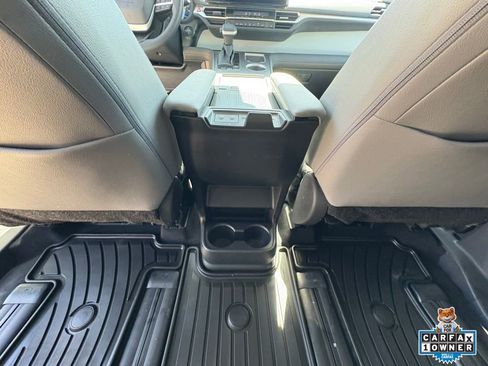 Certified 2025 Toyota Sienna XLE AWD/4WD image 27