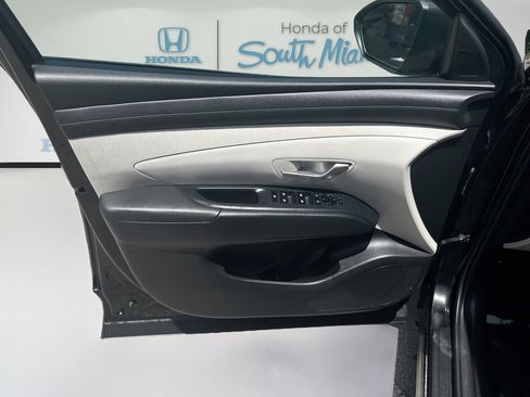 Used 2025 Hyundai Tucson SEL FWD image 20