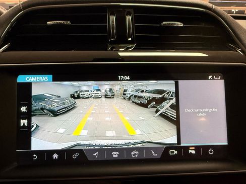 Used 2019 Jaguar F-PACE R-Sport image 19