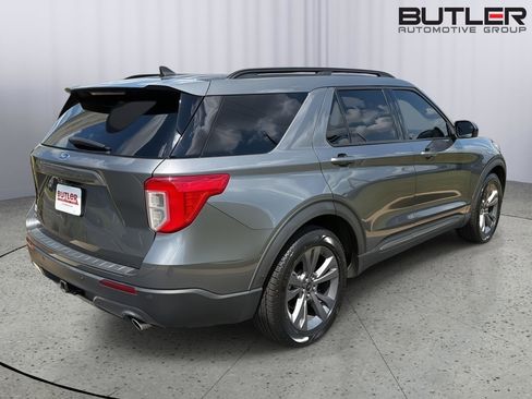 Used 2022 Ford Explorer XLT w/ Equipment Group 202A RWD image 6