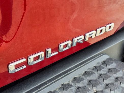 Used 2024 Chevrolet Colorado ZR2 w/ Technology Package AWD/4WD image 10