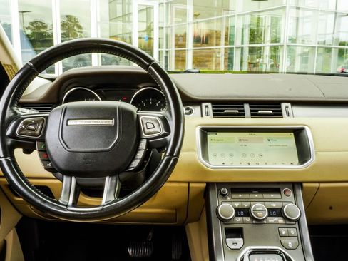 Used 2018 Land Rover Range Rover Evoque SE AWD/4WD image 16