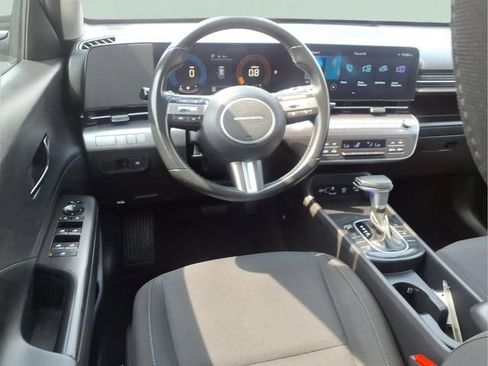 Used 2024 Hyundai Kona SEL AWD/4WD image 4