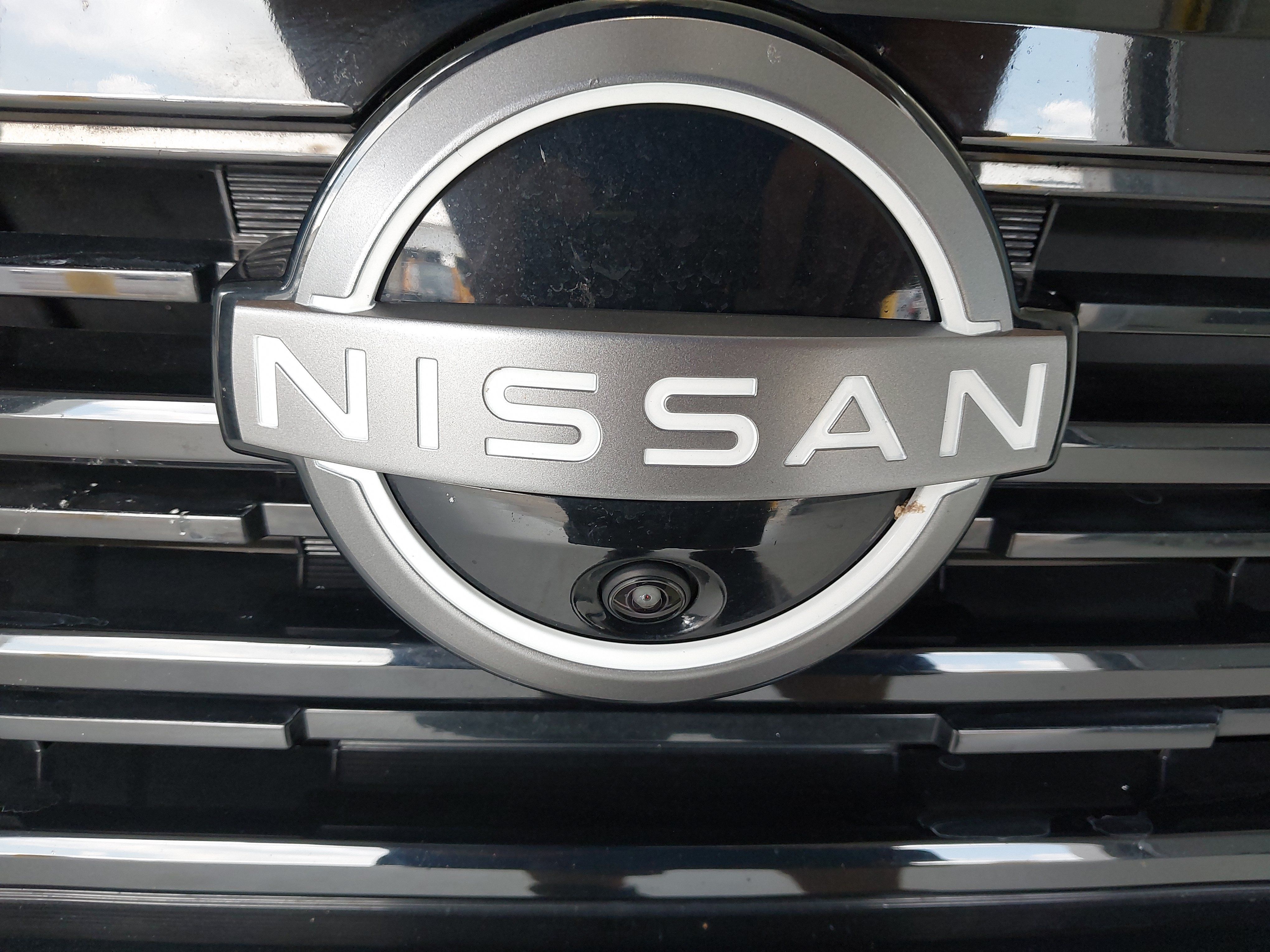 Used 2025 Nissan Kicks SR w/ SR Premium Package FWD image 31
