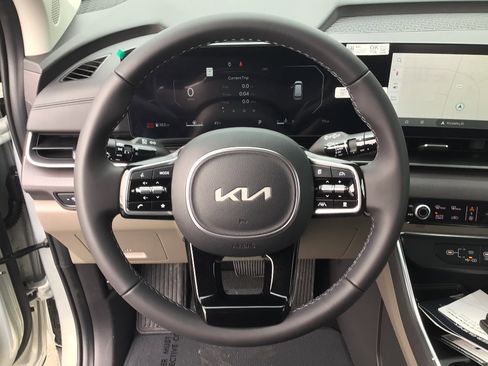 New 2026 Kia Carnival SX FWD image 12
