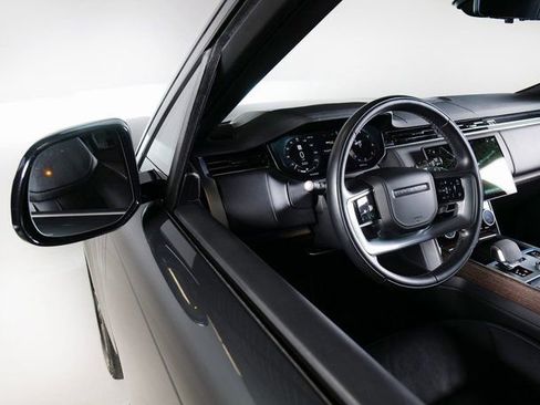 Used 2023 Land Rover Range Rover SE image 24