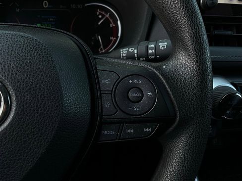 Used 2025 Toyota RAV4 XLE image 34