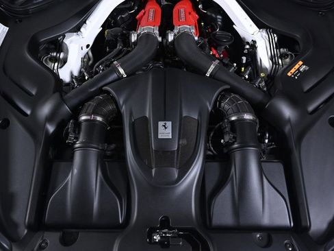 Certified 2024 Ferrari Roma Spider image 5