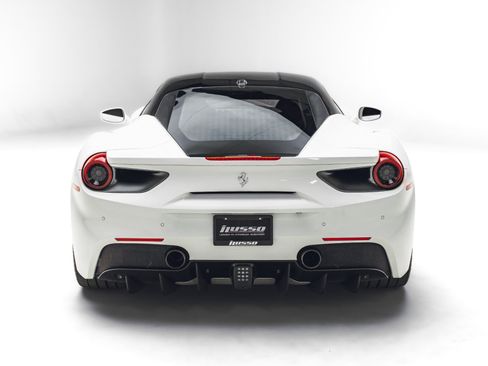 Used 2018 Ferrari 488 GTB RWD image 6