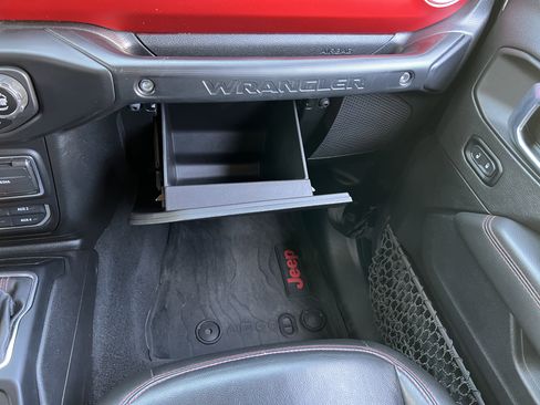Used 2021 Jeep Wrangler Unlimited Rubicon w/ Uconnect 4C Nav & Sound Group AWD/4WD image 36