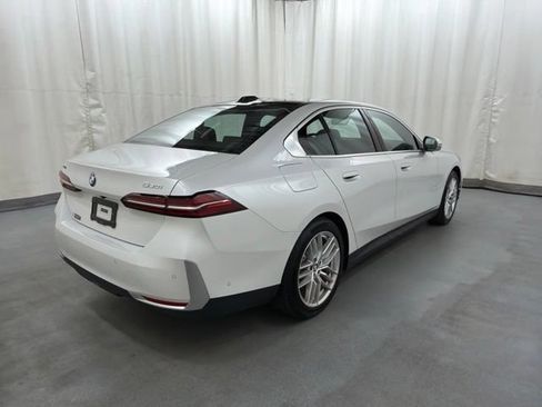 Used 2024 BMW 530i xDrive w/ Premium Package AWD/4WD image 6