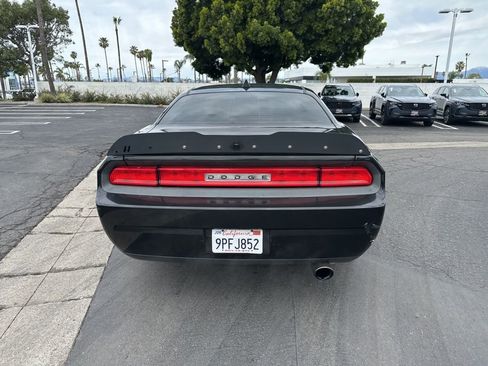 Used 2010 Dodge Challenger SE image 14