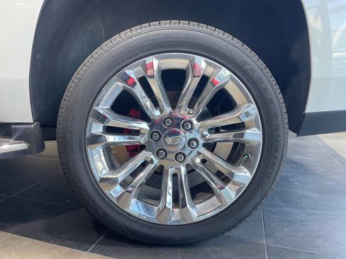 Used 2020 Cadillac Escalade Luxury w/ LPO, Radiant Package AWD/4WD image 26