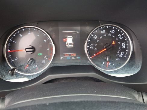 Used 2020 Toyota RAV4 XLE Premium image 20