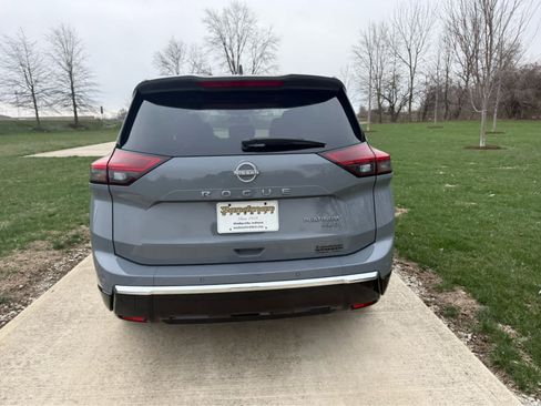 Used 2025 Nissan Rogue Platinum w/ Platinum Premium Package image 5