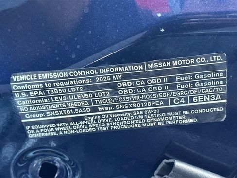 Used 2025 Nissan Rogue SV image 34