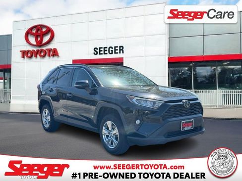 Used 2019 Toyota RAV4 XLE image 1