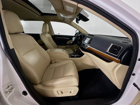 Used 2018 Toyota Highlander Limited image 35