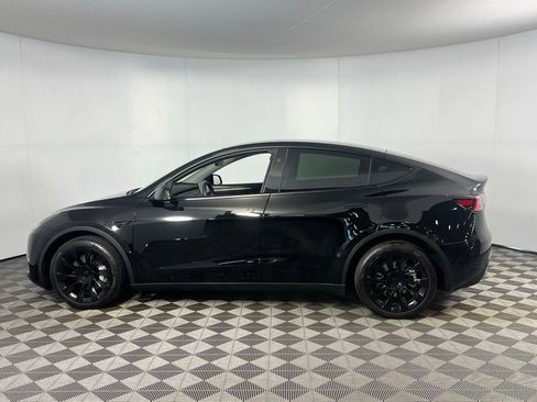 Used 2025 Tesla Model Y Long Range image 5