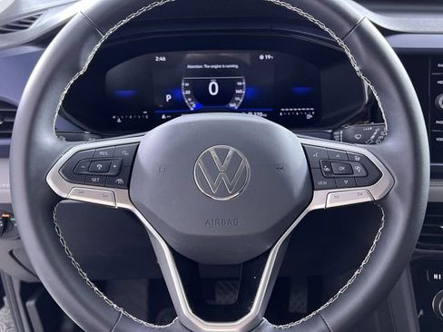 Used 2024 Volkswagen Taos SE image 14