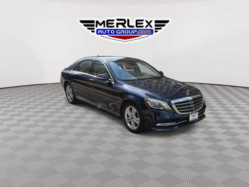 Used 2018 Mercedes-Benz S 560 4MATIC Sedan w/ Premium Package image 2