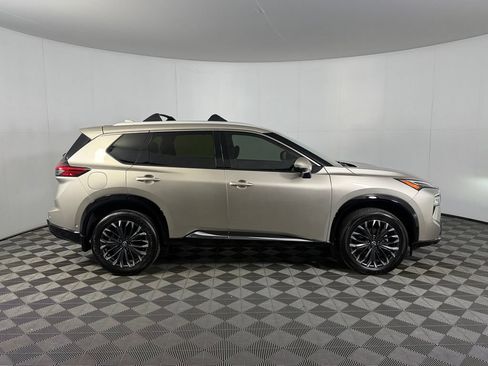 Used 2025 Nissan Rogue Platinum w/ Platinum Premium Package FWD image 5