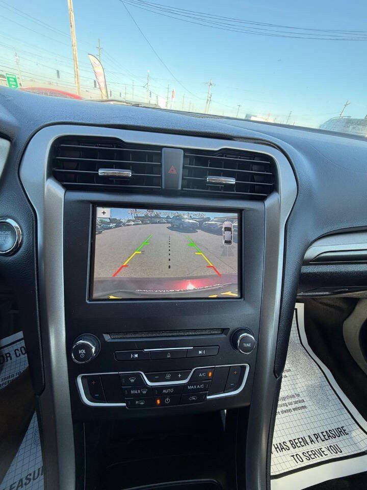 Used 2017 Ford Fusion SE w/ Equipment Group 201A FWD image 58