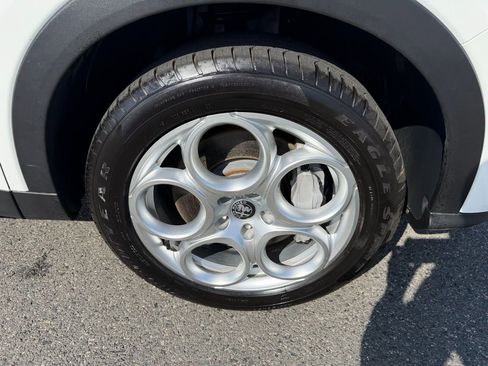 Used 2024 Alfa Romeo Tonale Sprint image 14